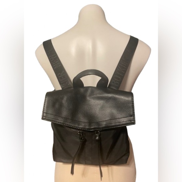 BOTKIER New York Black Mini Trigger BackPack. - Picture 3 of 7